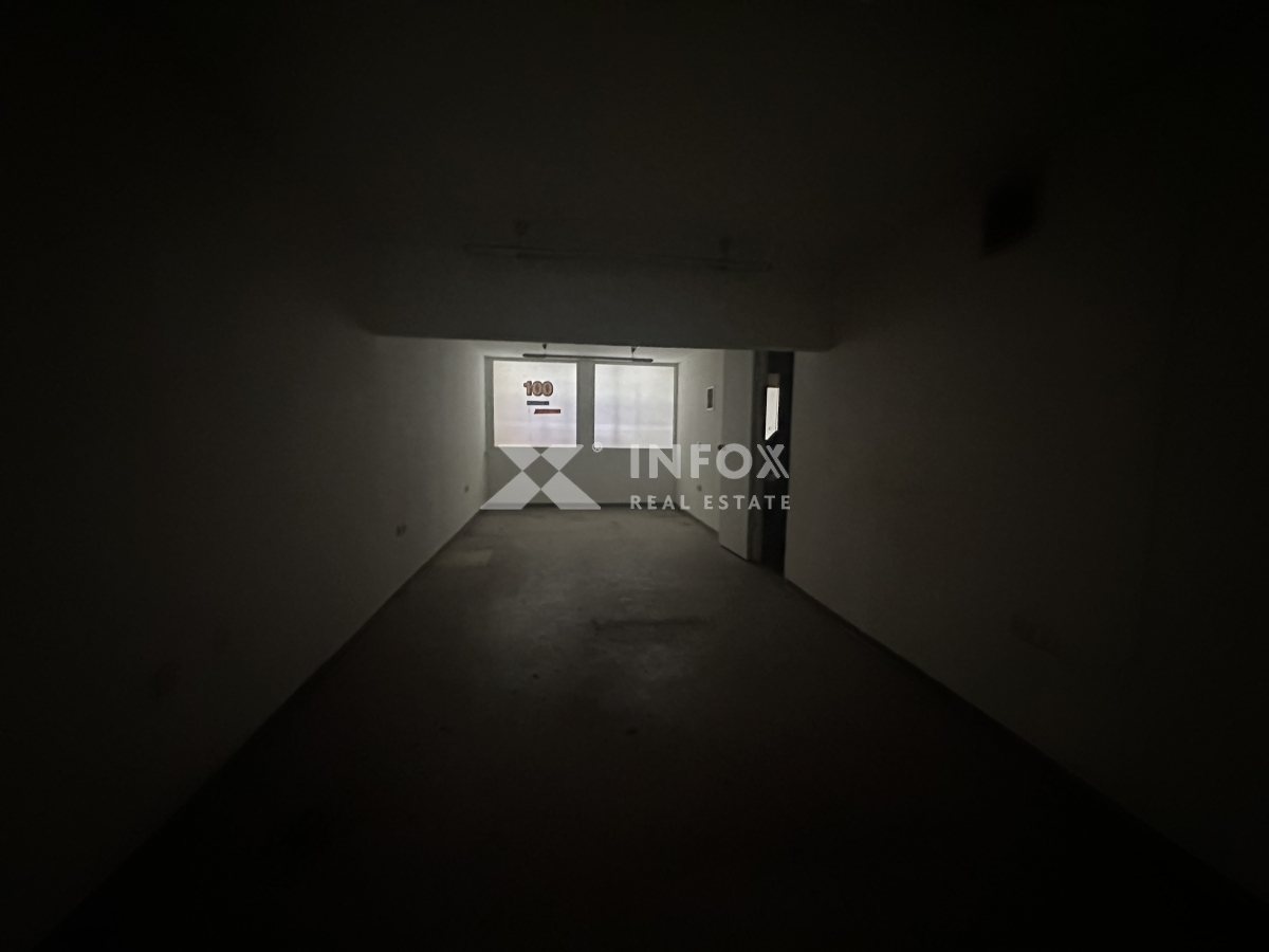 Издаје-се-Prodavnica-215.00-m².