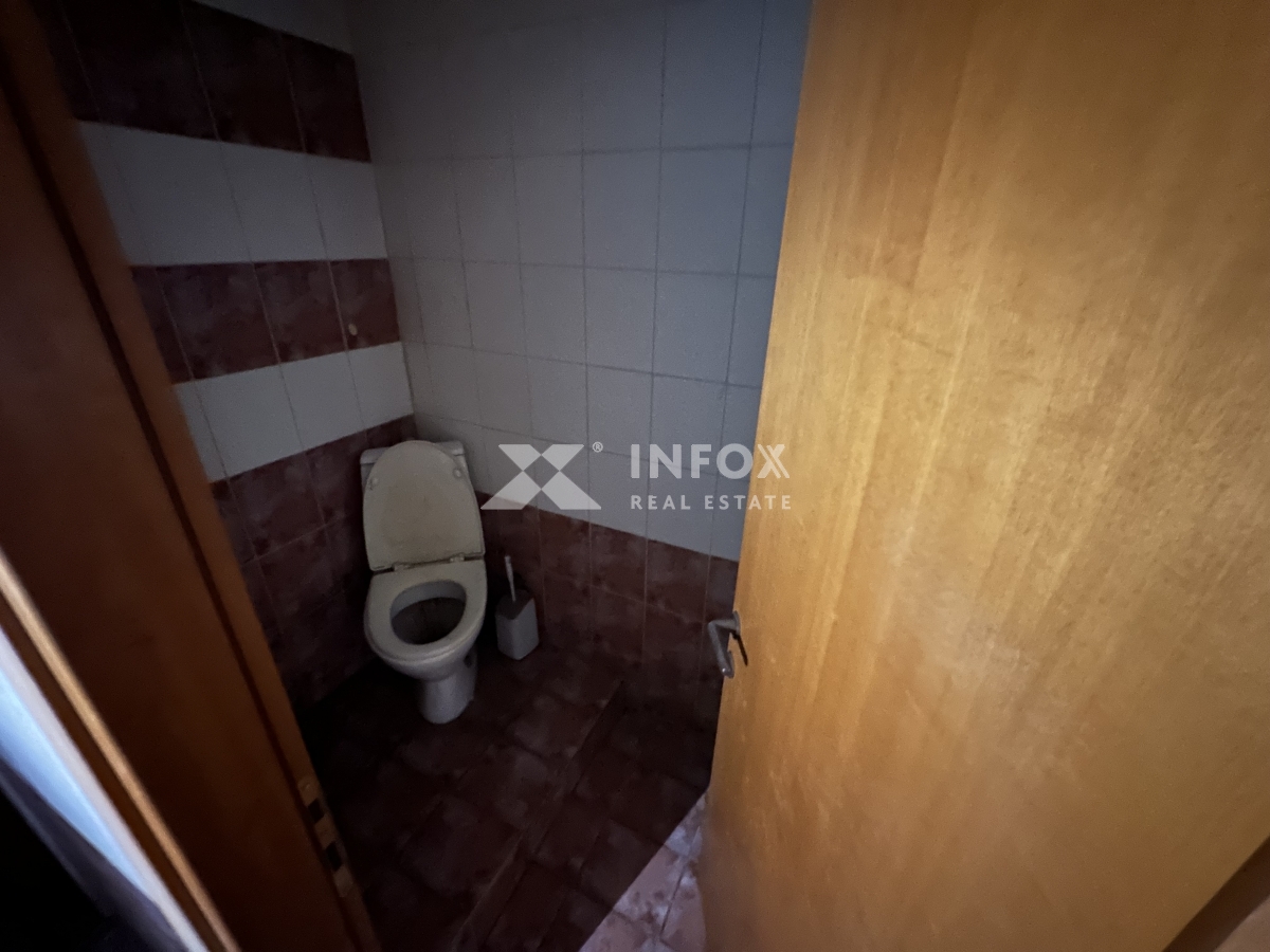 Издаје-се-Prodavnica-215.00-m².