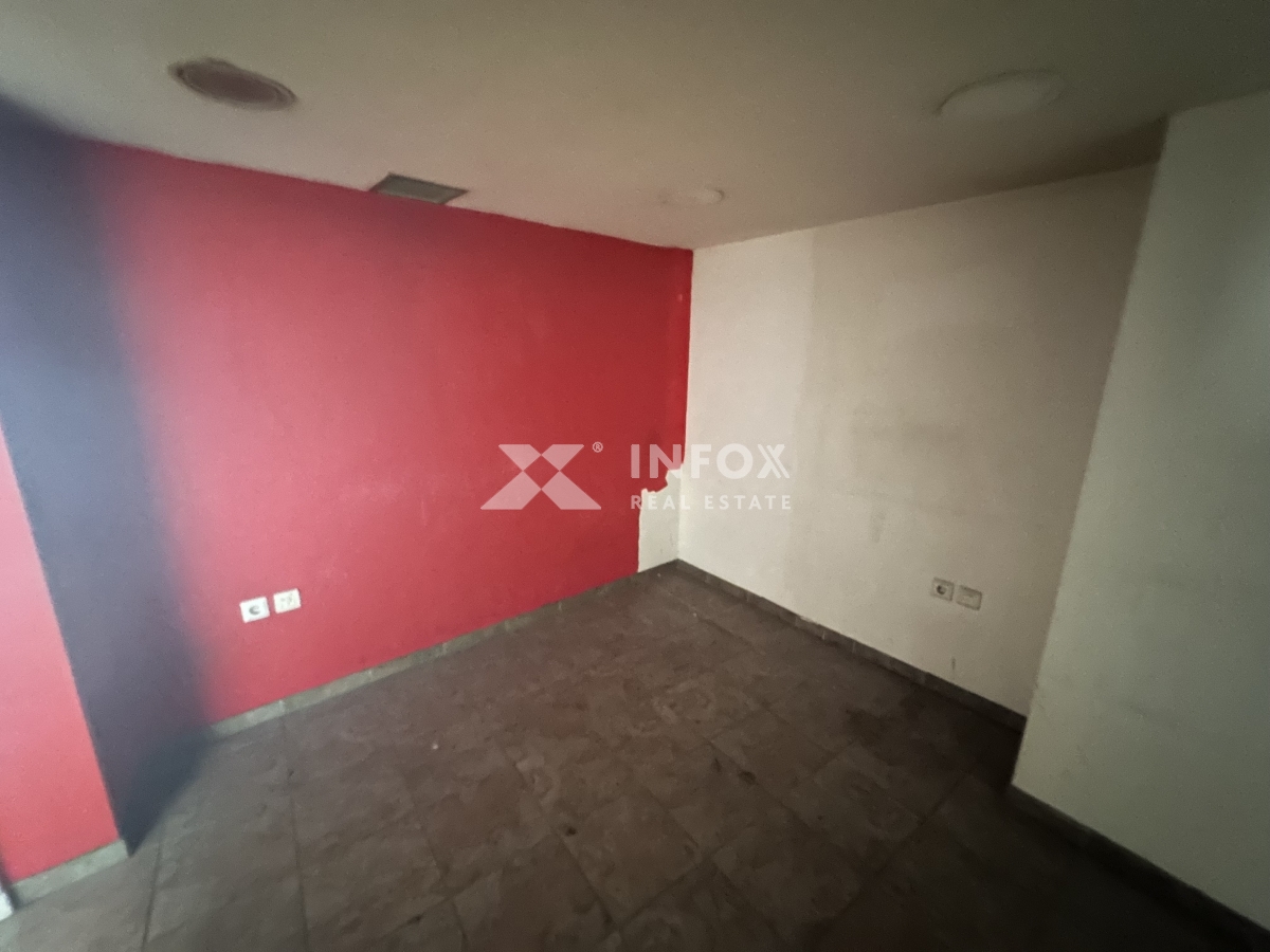 Издаје-се-Prodavnica-215.00-m².