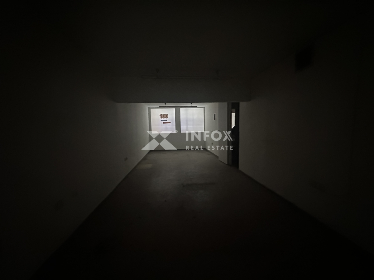 Издаје-се-Prodavnica-215.00-m².