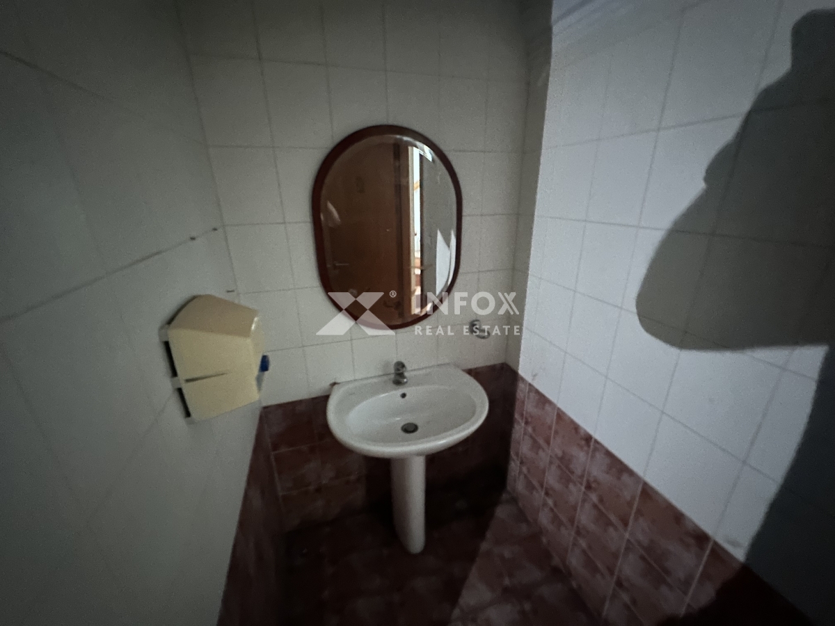Издаје-се-Prodavnica-215.00-m².