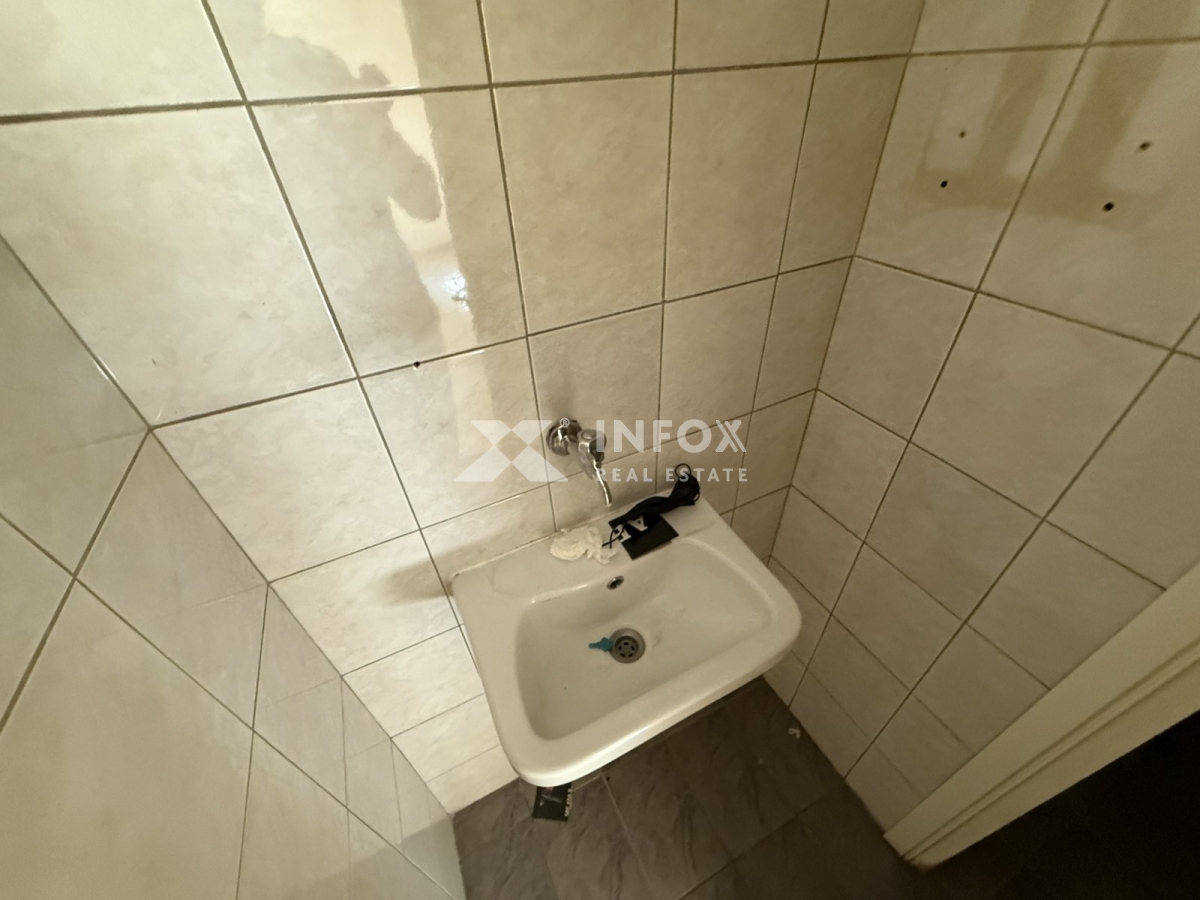 Ενοικιάζεται-Κατάστημα-700.00-τ.μ.