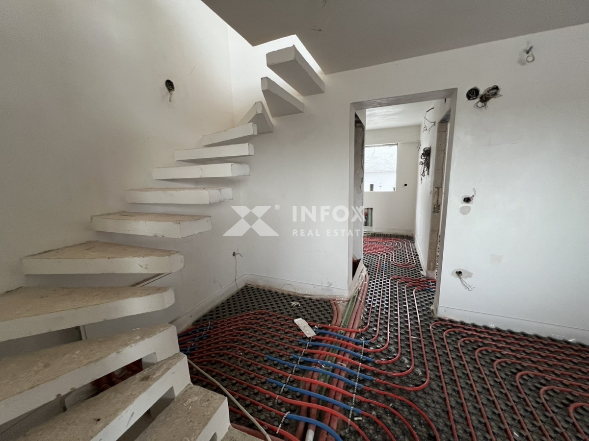 Πωλείται-Μεζονέτα-240.00-τ.μ.