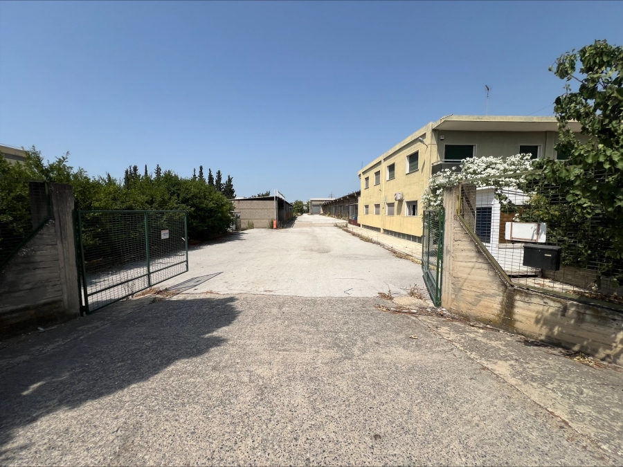 Πωλείται-Βιομηχανικός-Χώρος-10428.00-τ.μ.