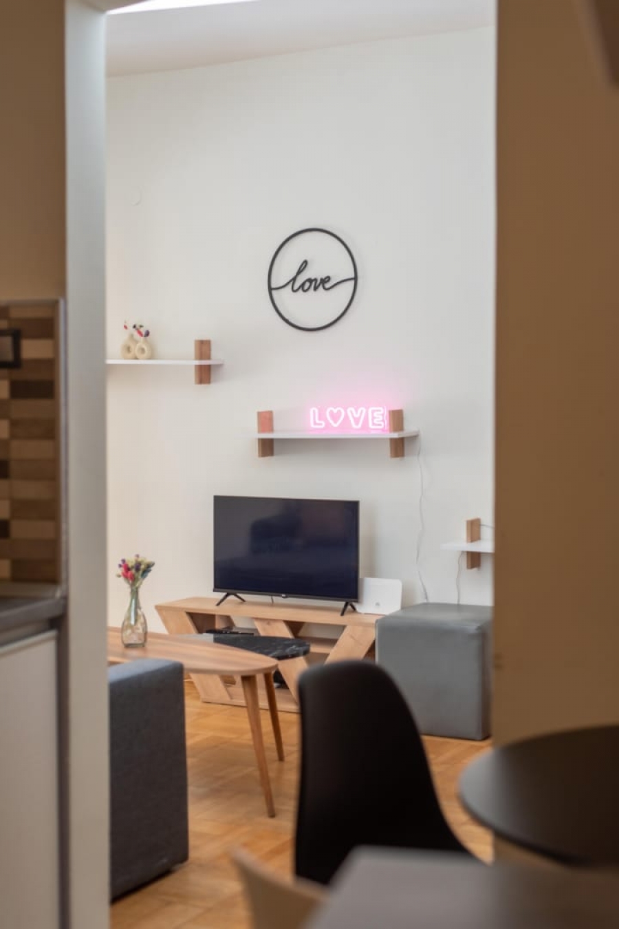 Издаје-се-Apartman-79.00-m².