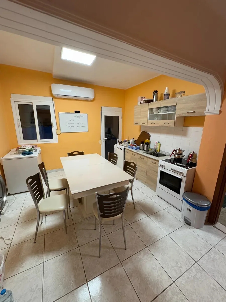 Издаје-се-Apartman-133.00-m².
