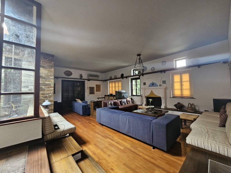 Zu-verkaufen-Wohnung-400.00-qm.