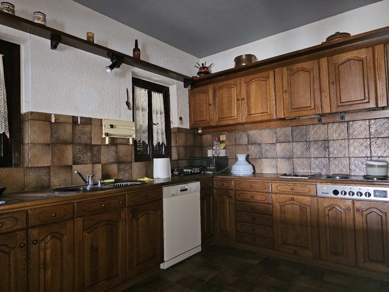 Zu-verkaufen-Wohnung-400.00-qm.