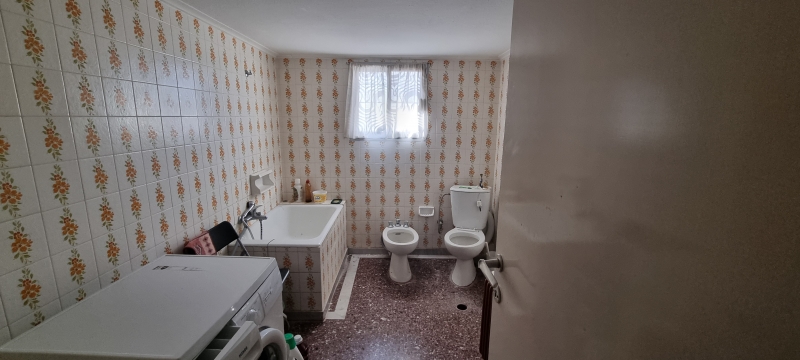 Zu-verkaufen-Einfamilienhaus-534.00-qm.