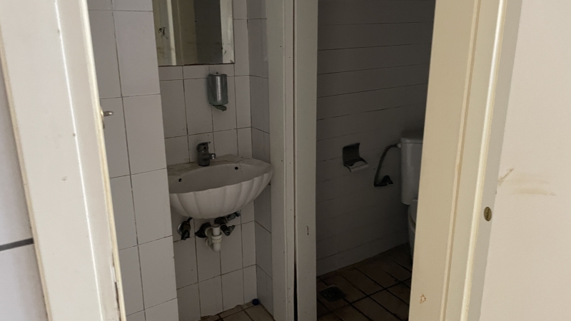 Zu-verkaufen-Geschaft-271.00-qm.