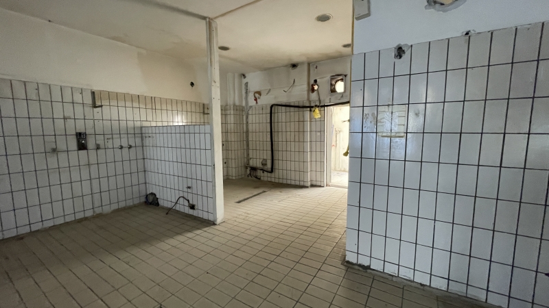 Zu-verkaufen-Geschaft-271.00-qm.